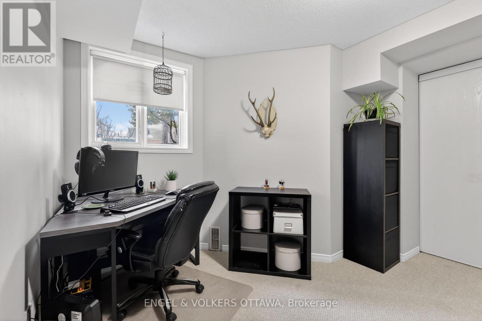 272 KING EDWARD AVENUE - 24