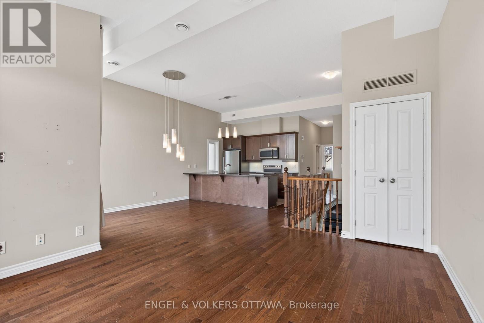 #52 119 POPLIN STREET - 10