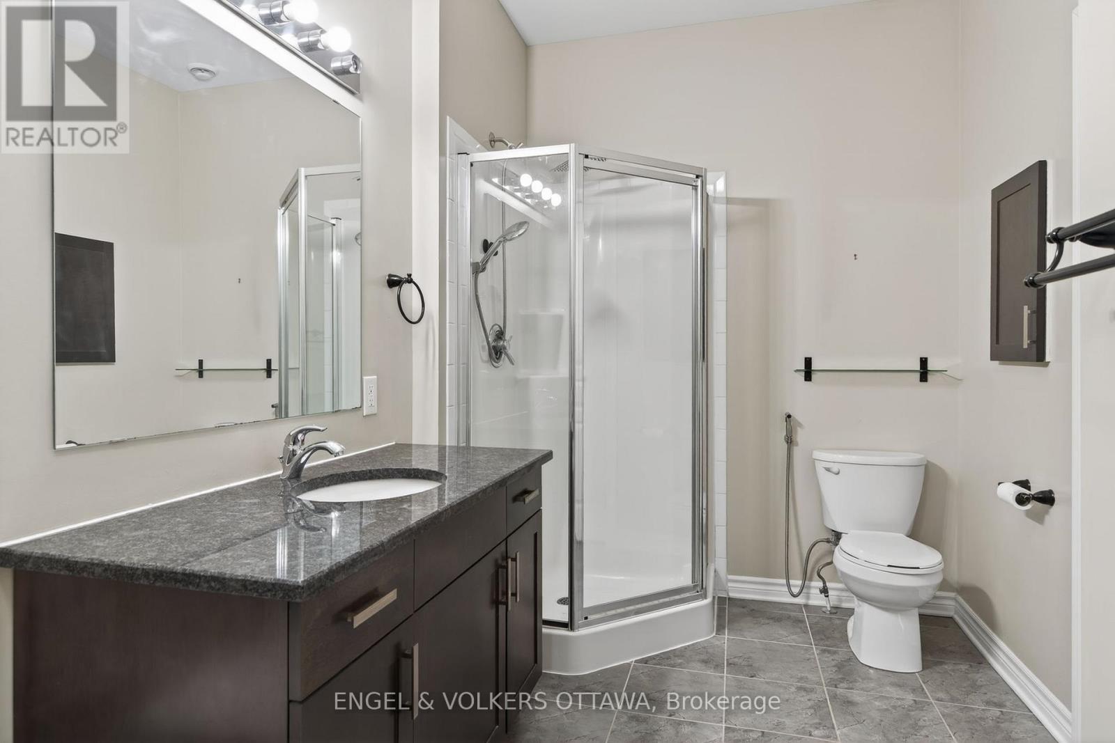 #52 119 POPLIN STREET - 20