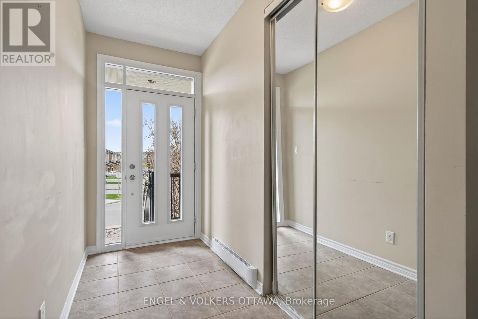 #52 119 POPLIN STREET - 4