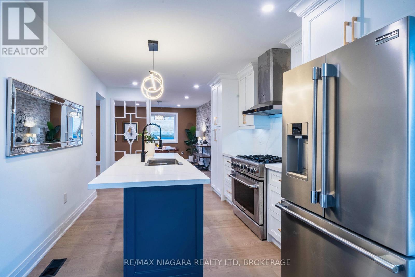 33 WEST FARMINGTON DRIVE - 16