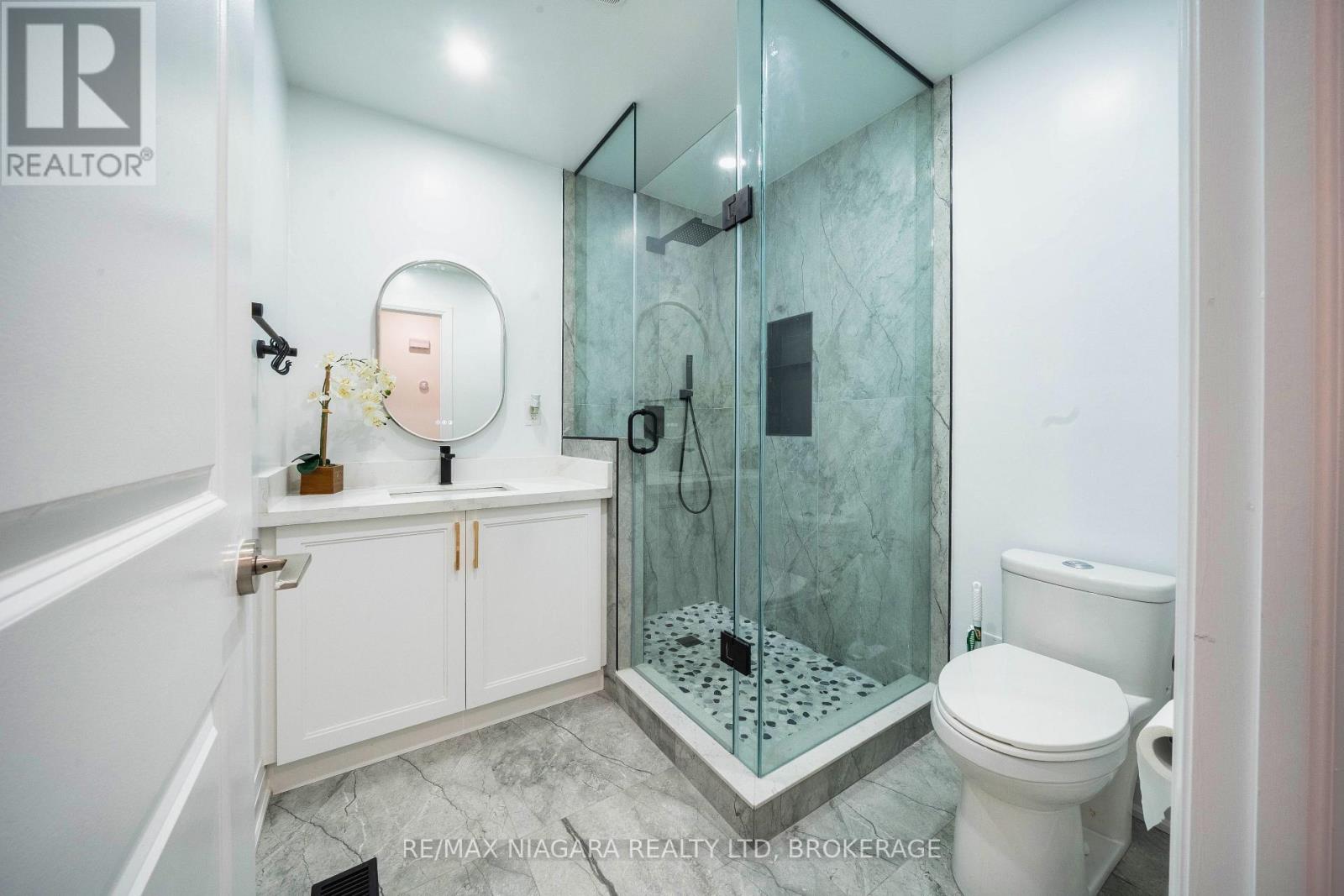 33 WEST FARMINGTON DRIVE - 19