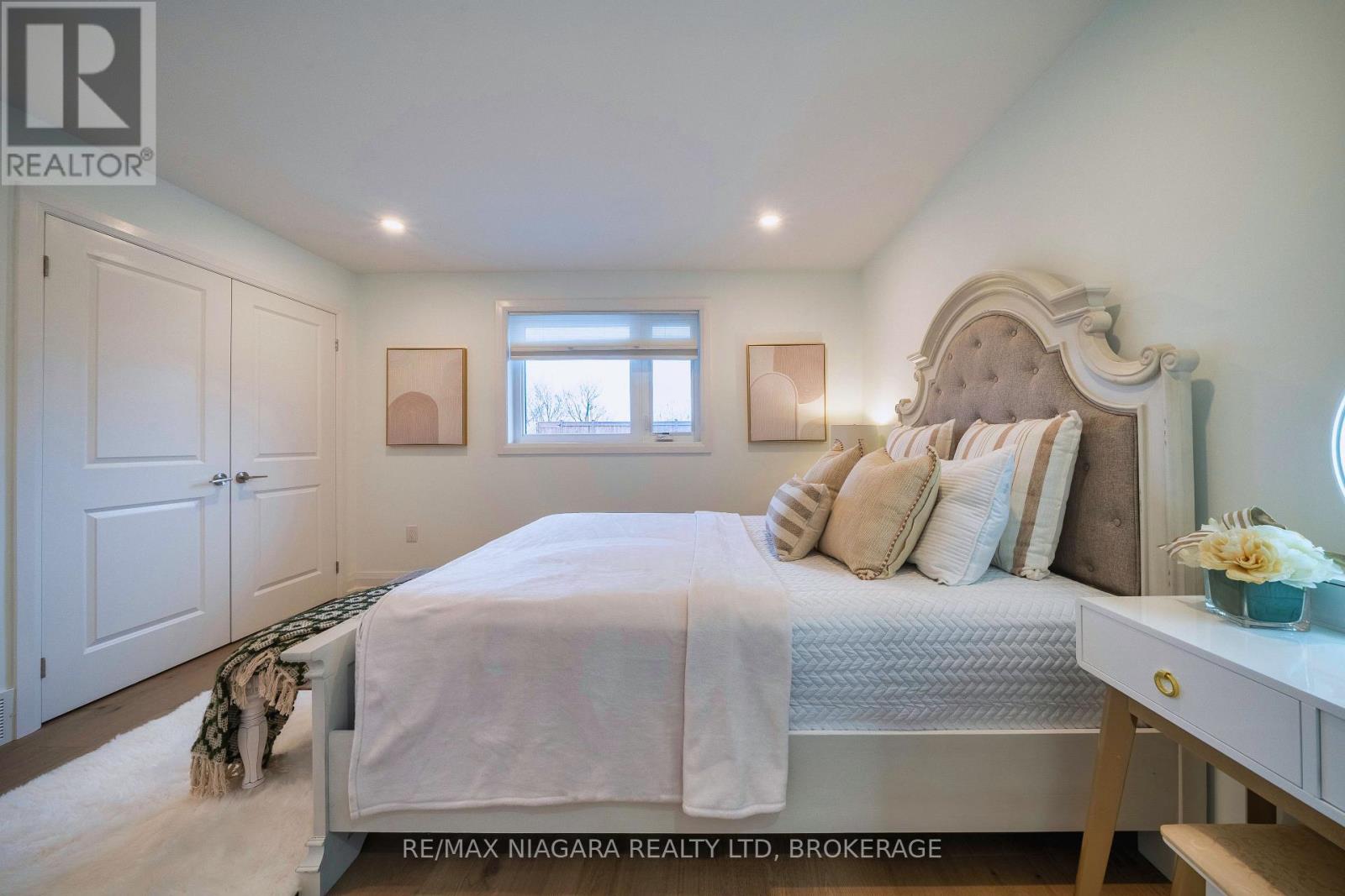 33 WEST FARMINGTON DRIVE - 27
