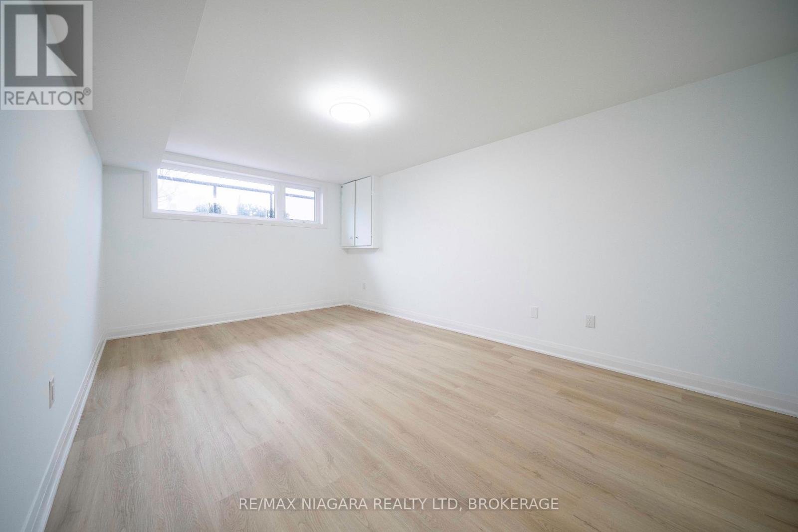 33 WEST FARMINGTON DRIVE - 30