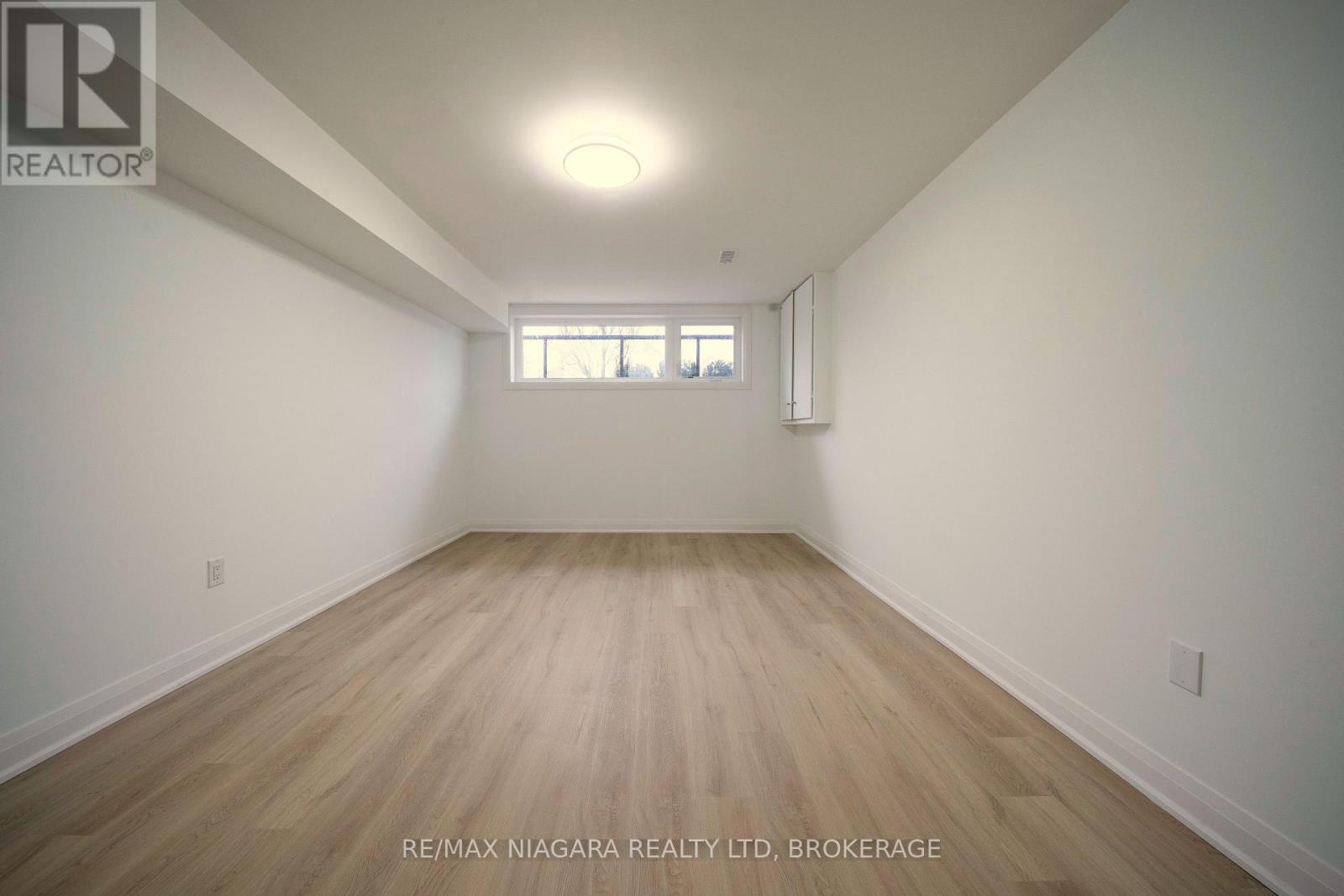 33 WEST FARMINGTON DRIVE - 31