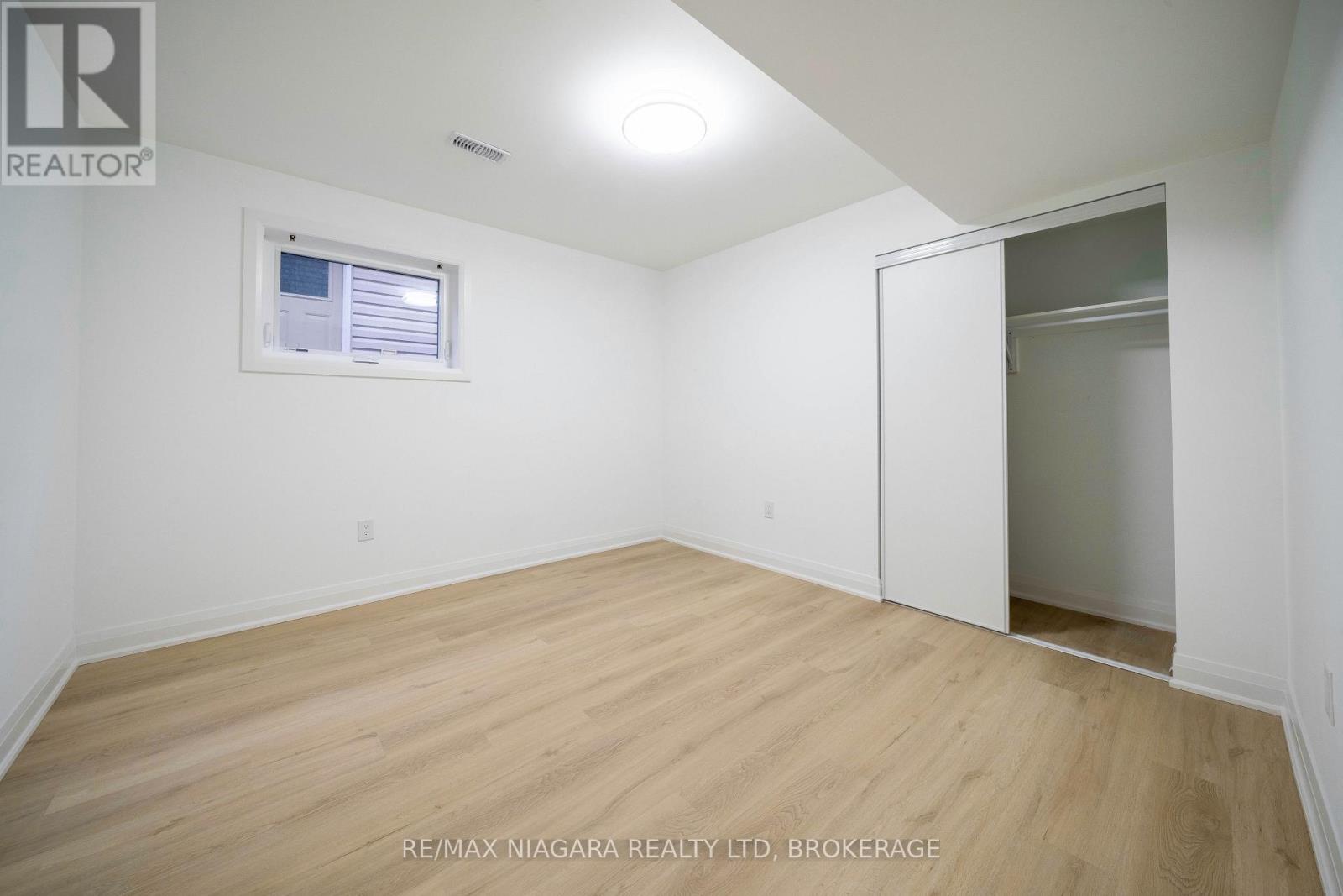 33 WEST FARMINGTON DRIVE - 32