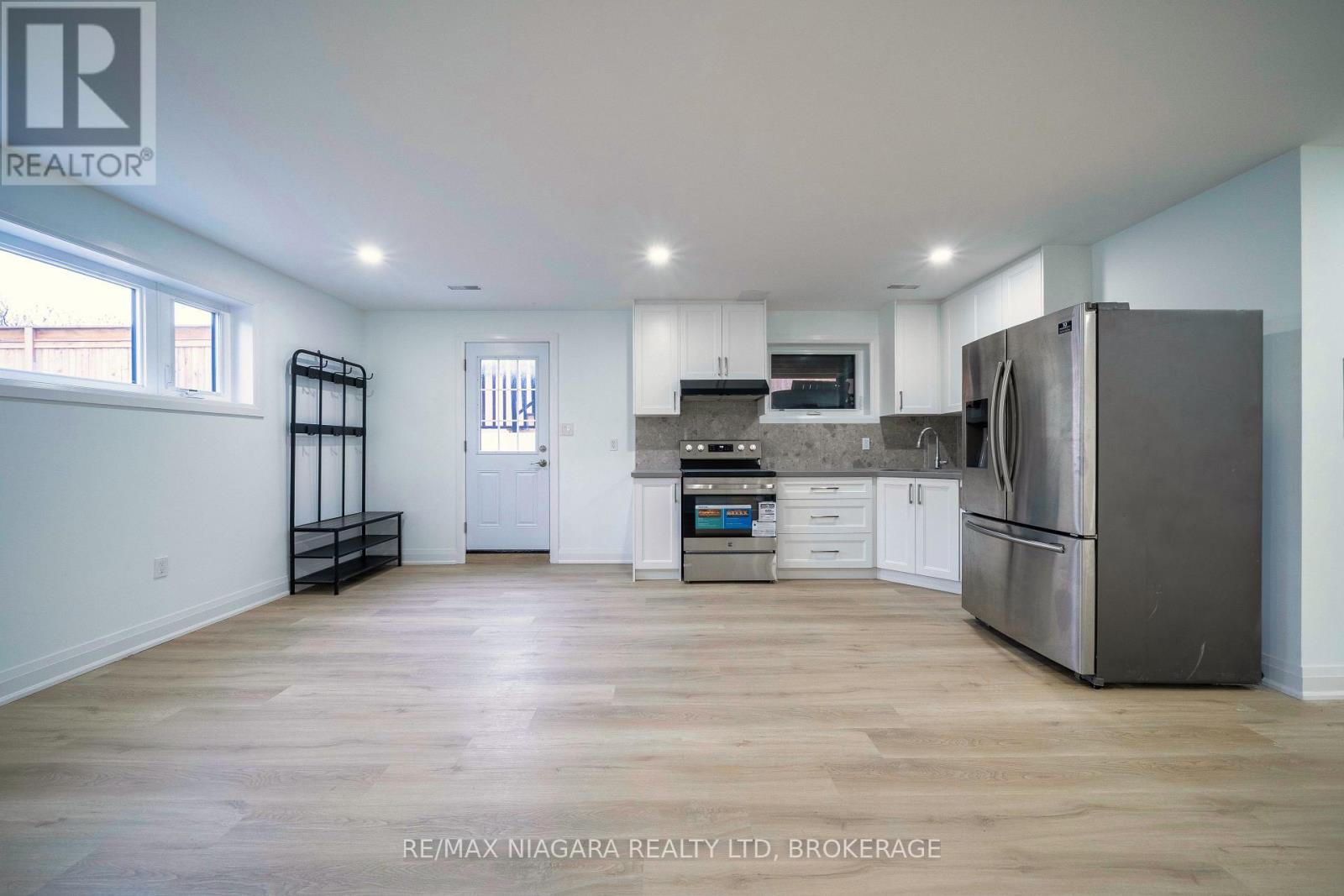 33 WEST FARMINGTON DRIVE - 34