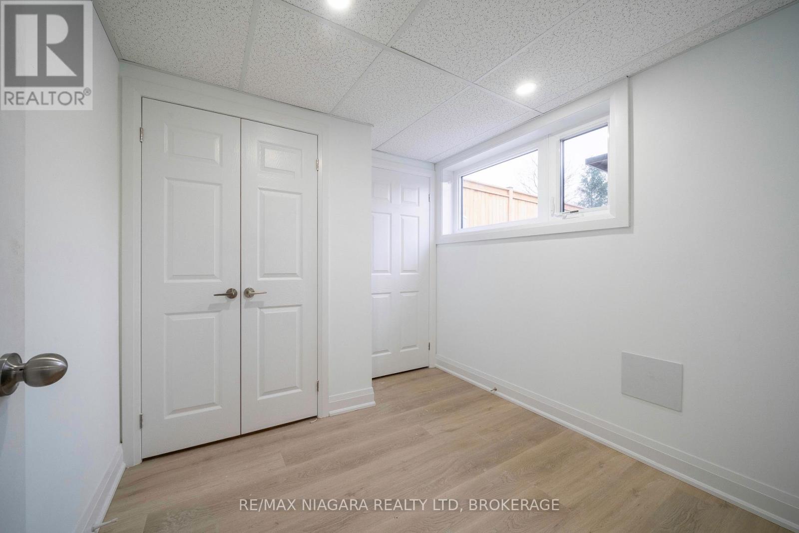 33 WEST FARMINGTON DRIVE - 35