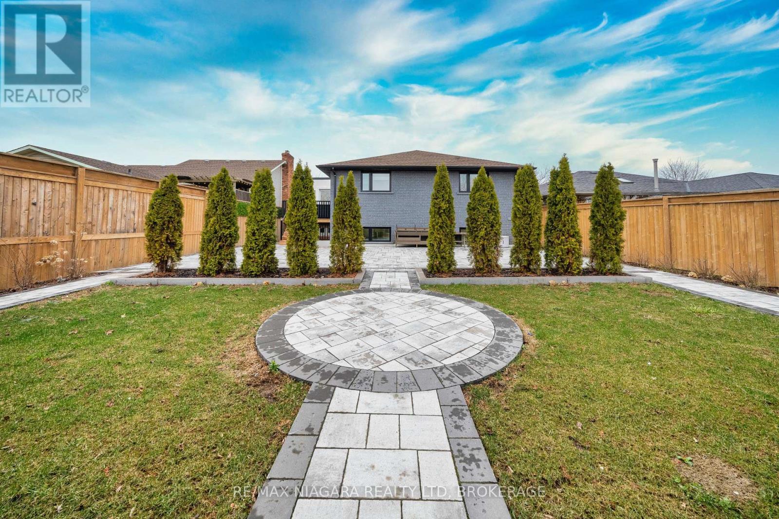 33 WEST FARMINGTON DRIVE - 37