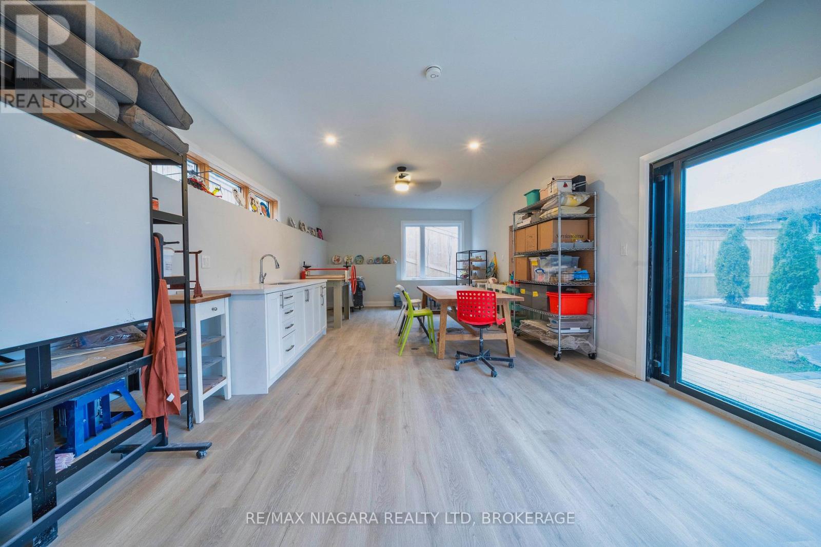 33 WEST FARMINGTON DRIVE - 41