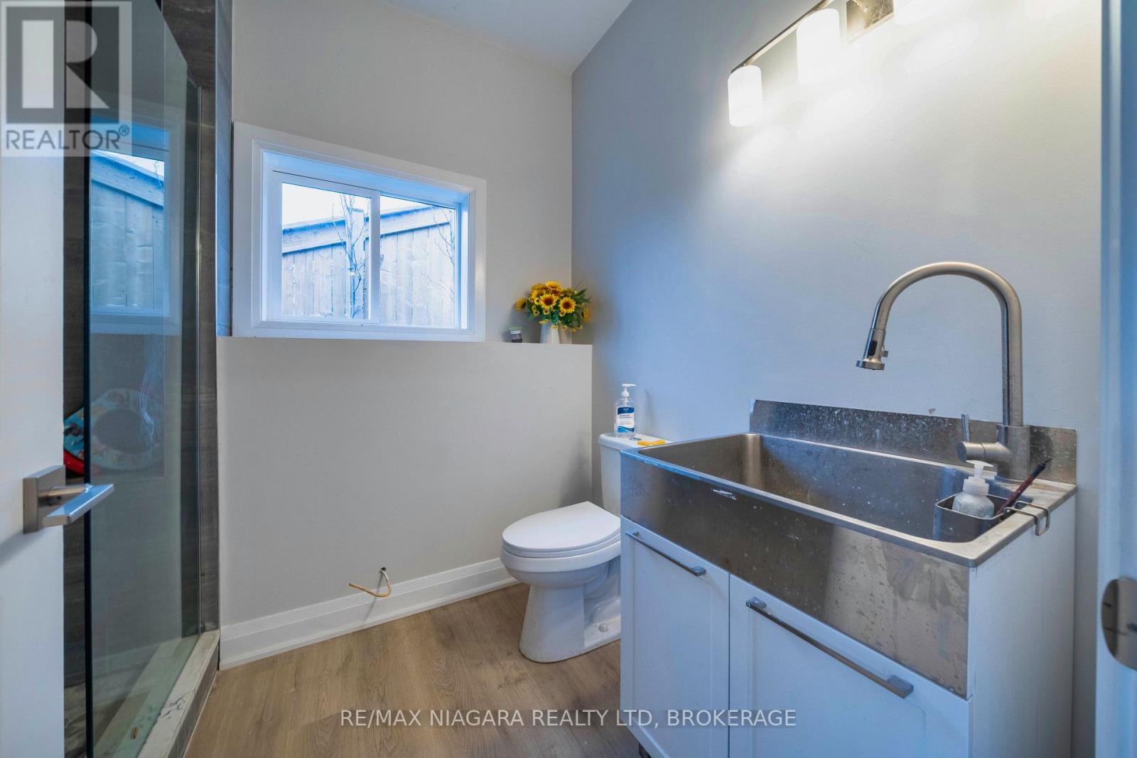 33 WEST FARMINGTON DRIVE - 42