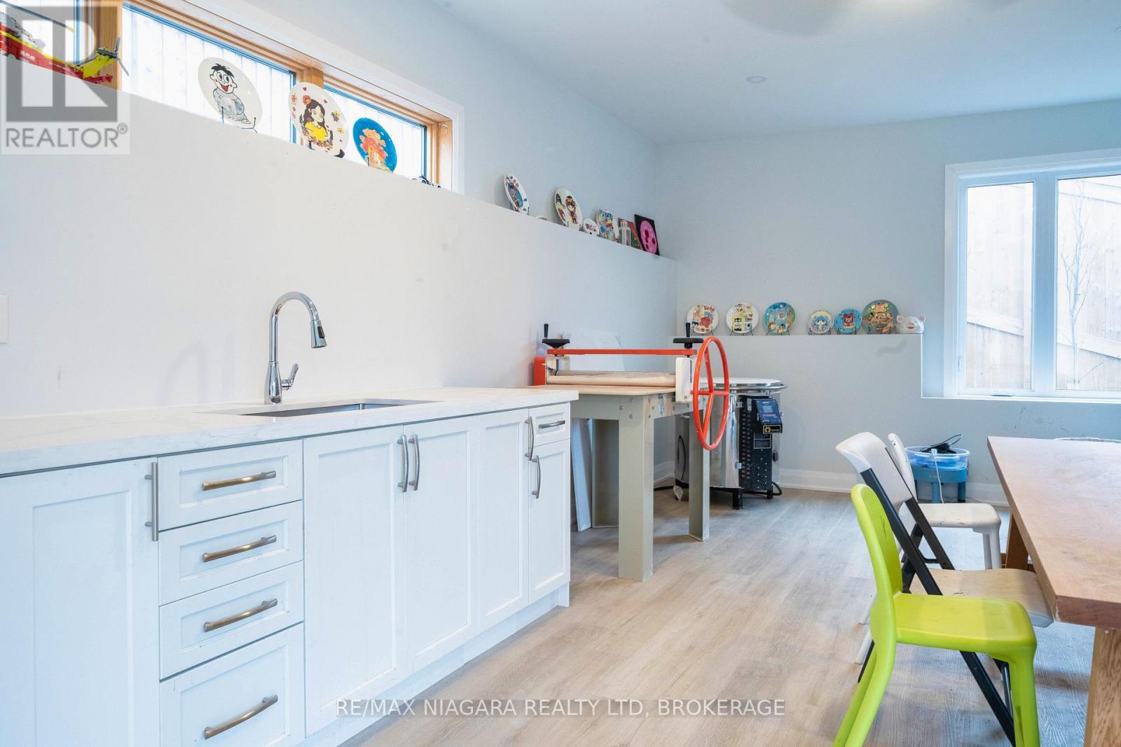33 WEST FARMINGTON DRIVE - 44