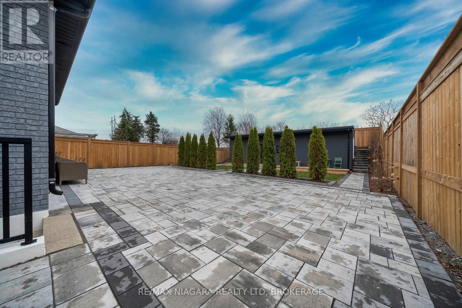 33 WEST FARMINGTON DRIVE - 47