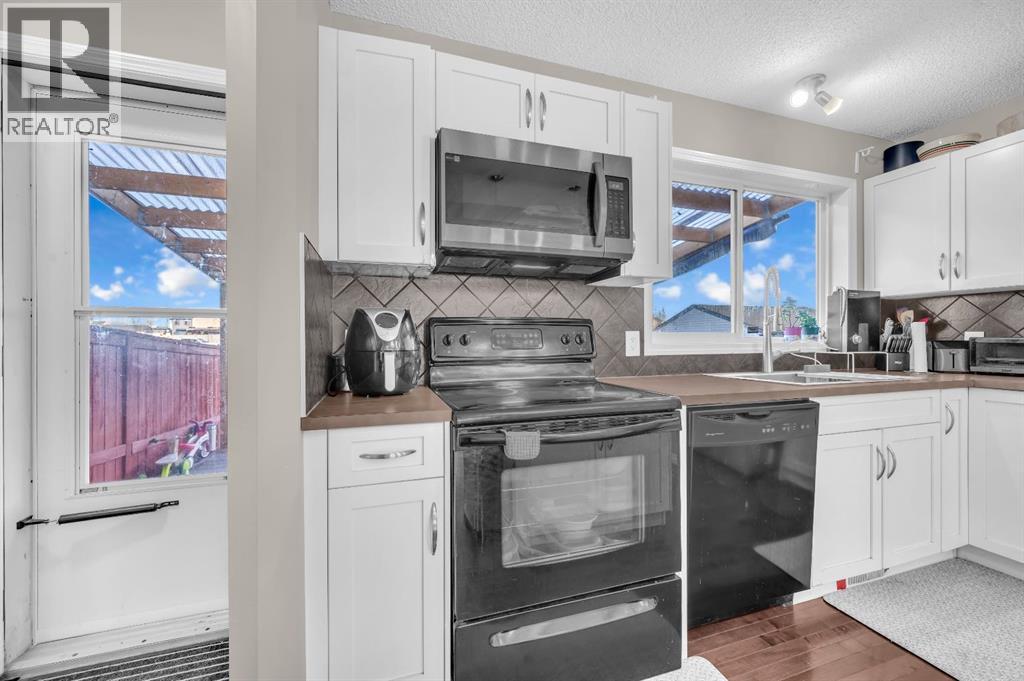 207 Elgin Meadows Gardens SE - 14