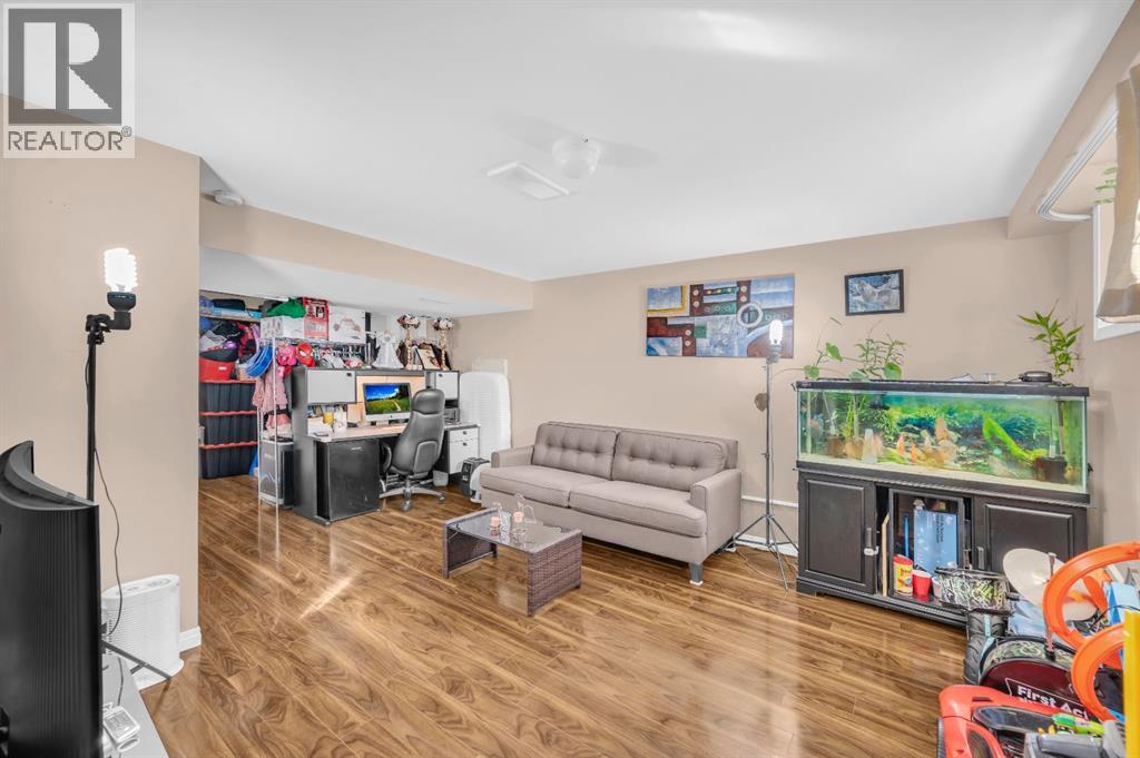 207 Elgin Meadows Gardens SE - 26