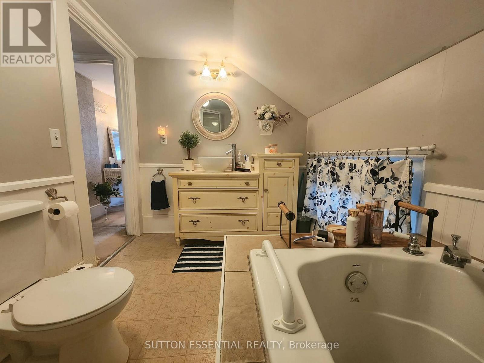 1518 COUNTY ROAD 2 ROAD - 36