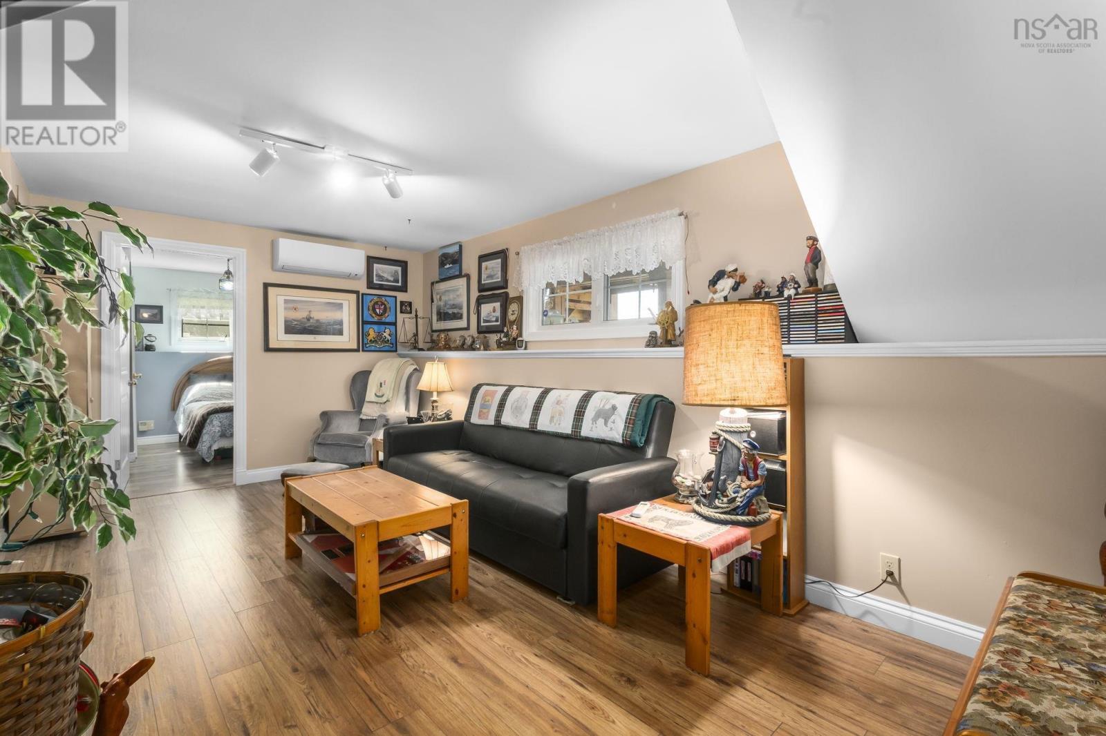 Property 15 of 51 of 1900 Waverley Road