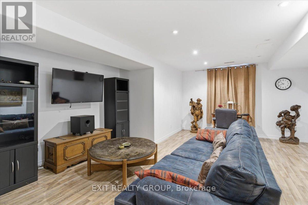 173 KILDARE AVENUE - 32