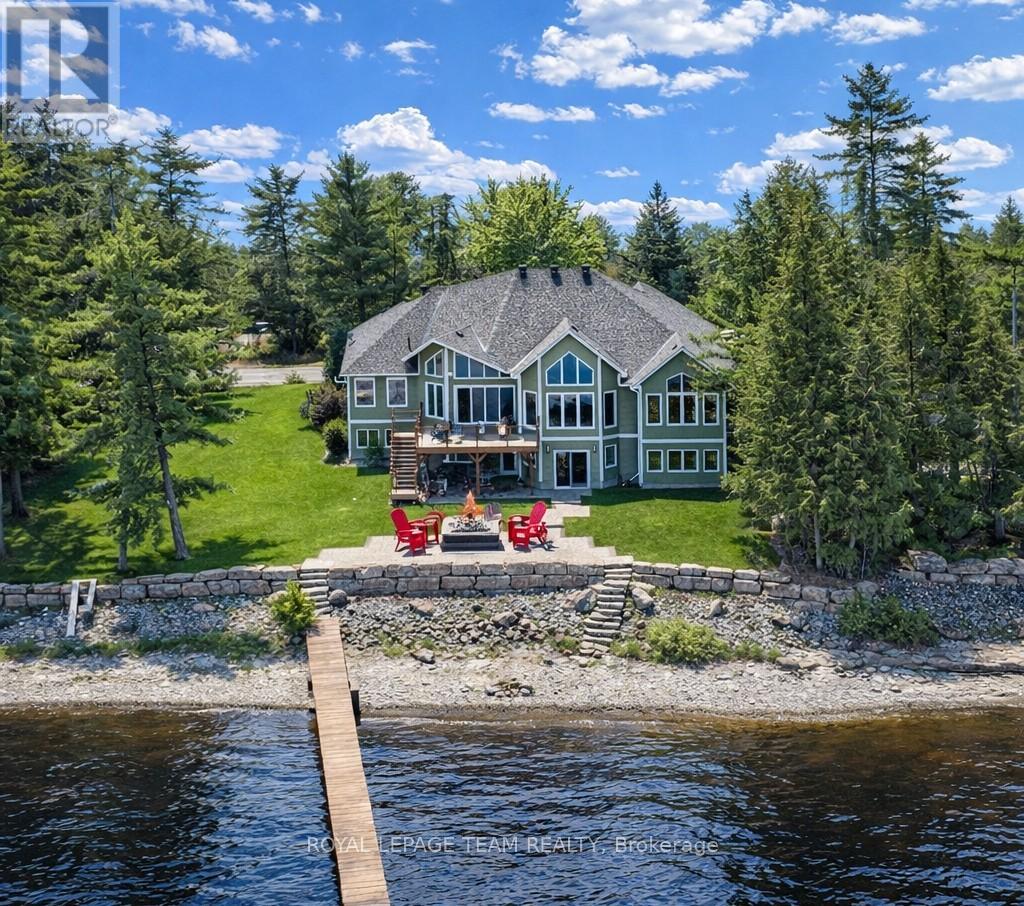 Welcome to 3778 Armitage Ave in Dunrobin Shores