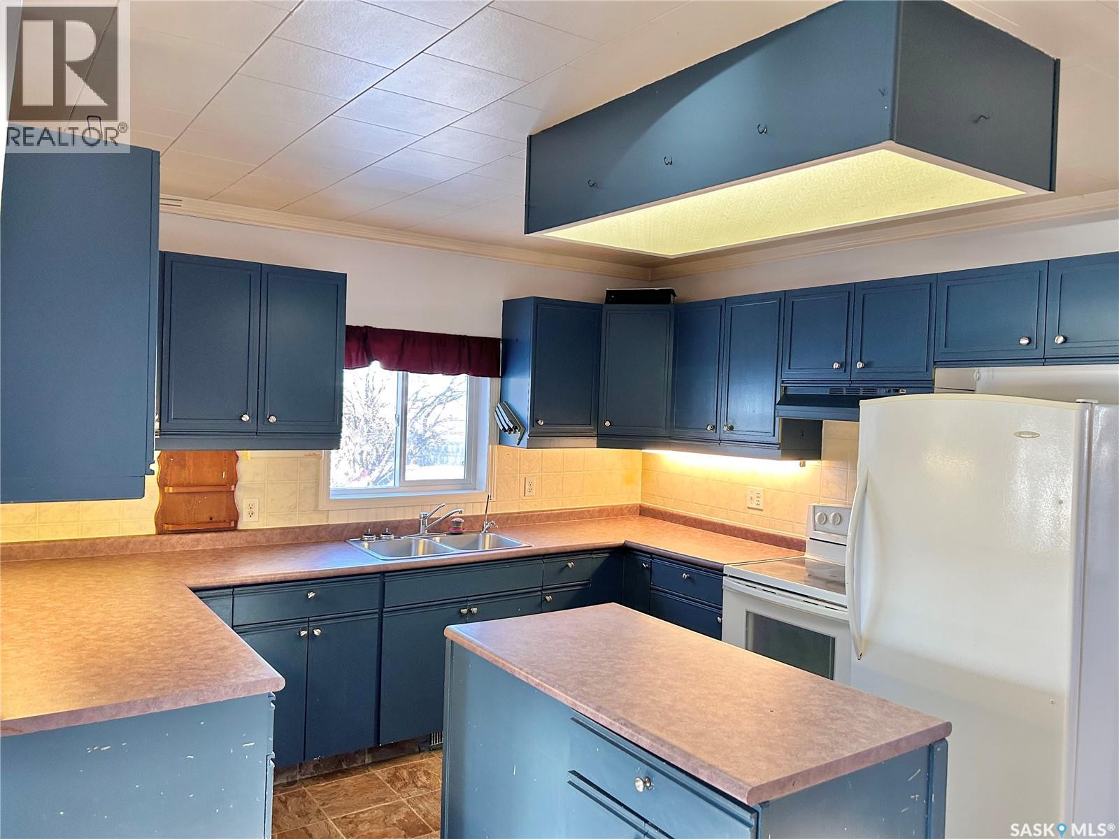 Campbell Acreage 12kms South - 4