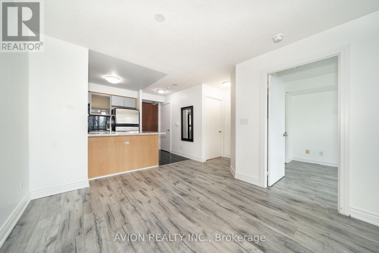1807 - 16 HARRISON GARDEN BOULEVARD — photo 12