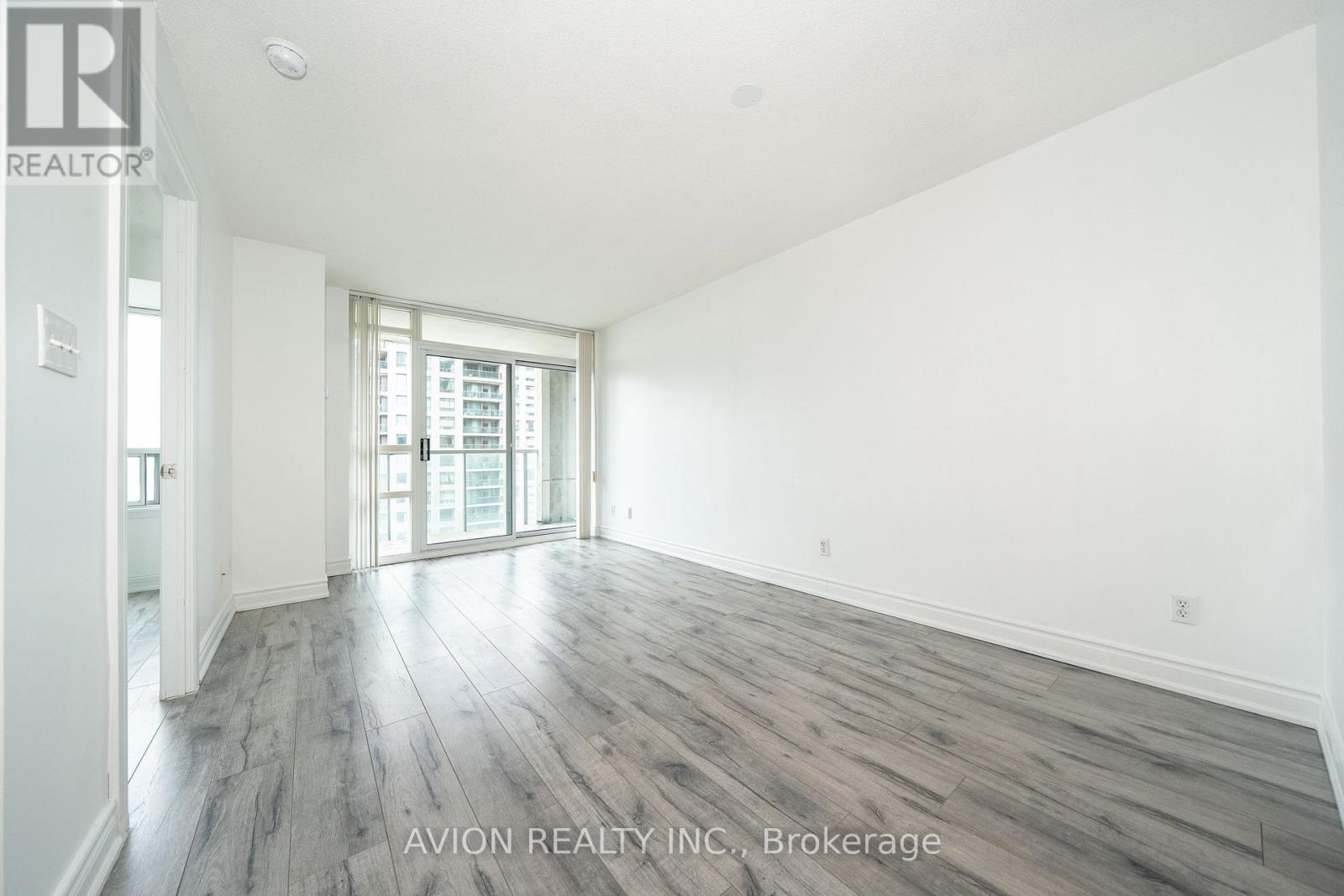 1807 - 16 HARRISON GARDEN BOULEVARD — photo 14