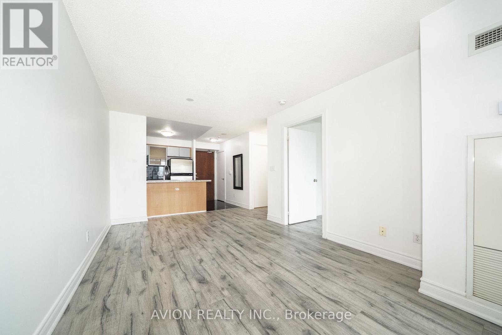 1807 - 16 HARRISON GARDEN BOULEVARD — photo 13