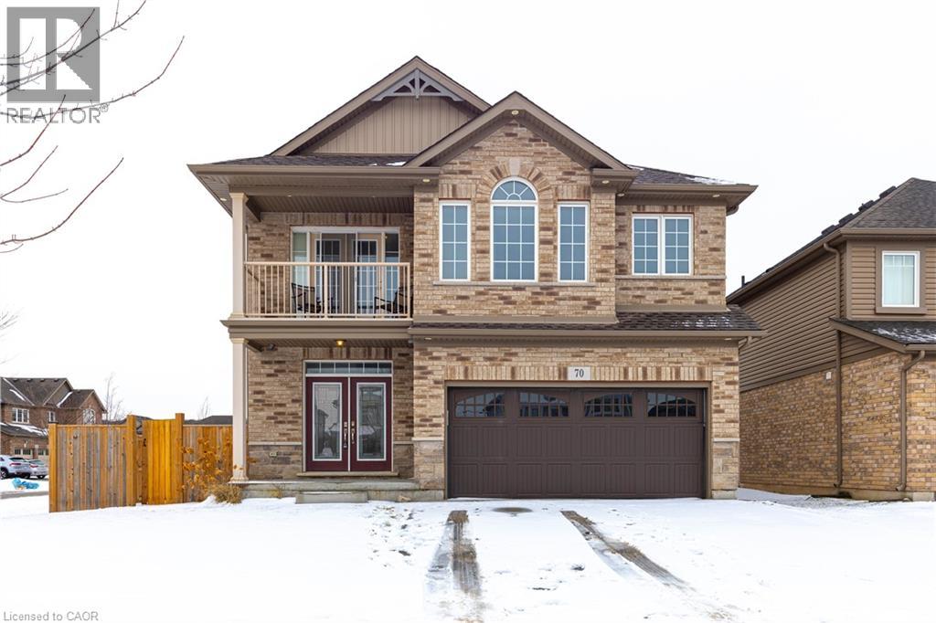 70 SPRUCE Crescent, Welland, Ontario, L3C0C6 — Photo 2