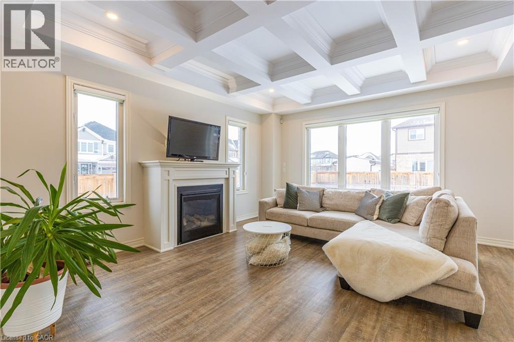 70 SPRUCE Crescent, Welland, Ontario, L3C0C6 — Photo 6