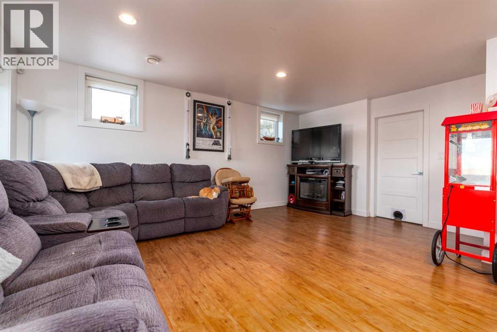 1621 55 AvenueClose — photo 24