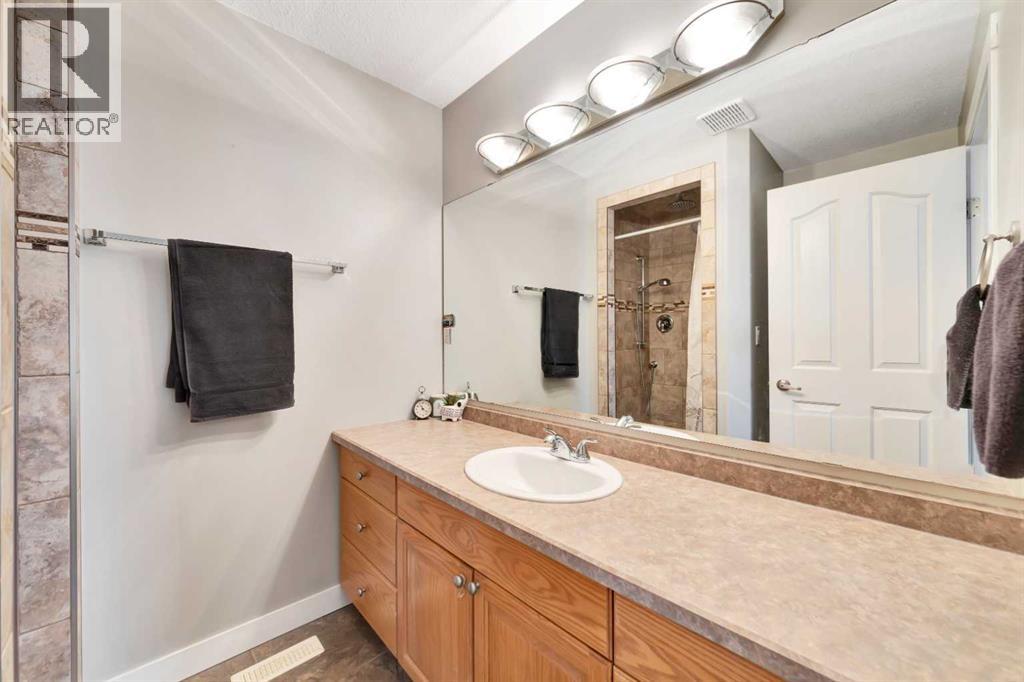 3308 63 Avenue — photo 23