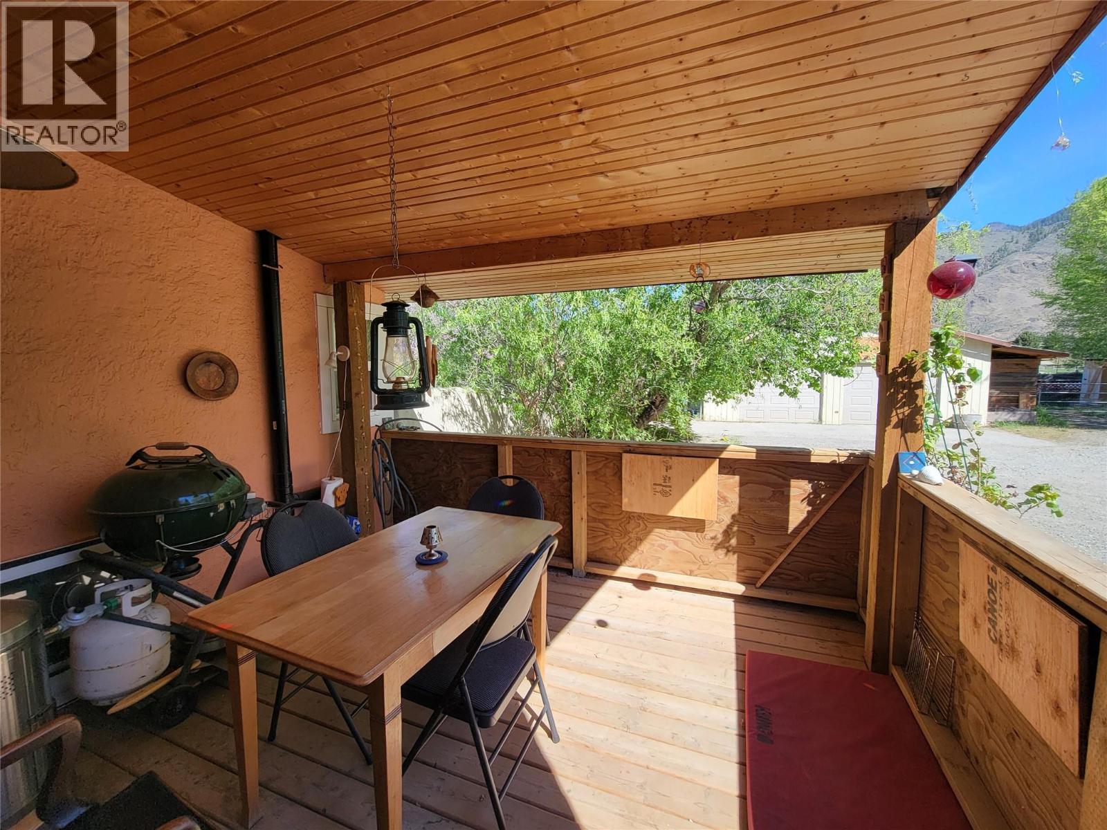 2626 Highway 3, Keremeos
