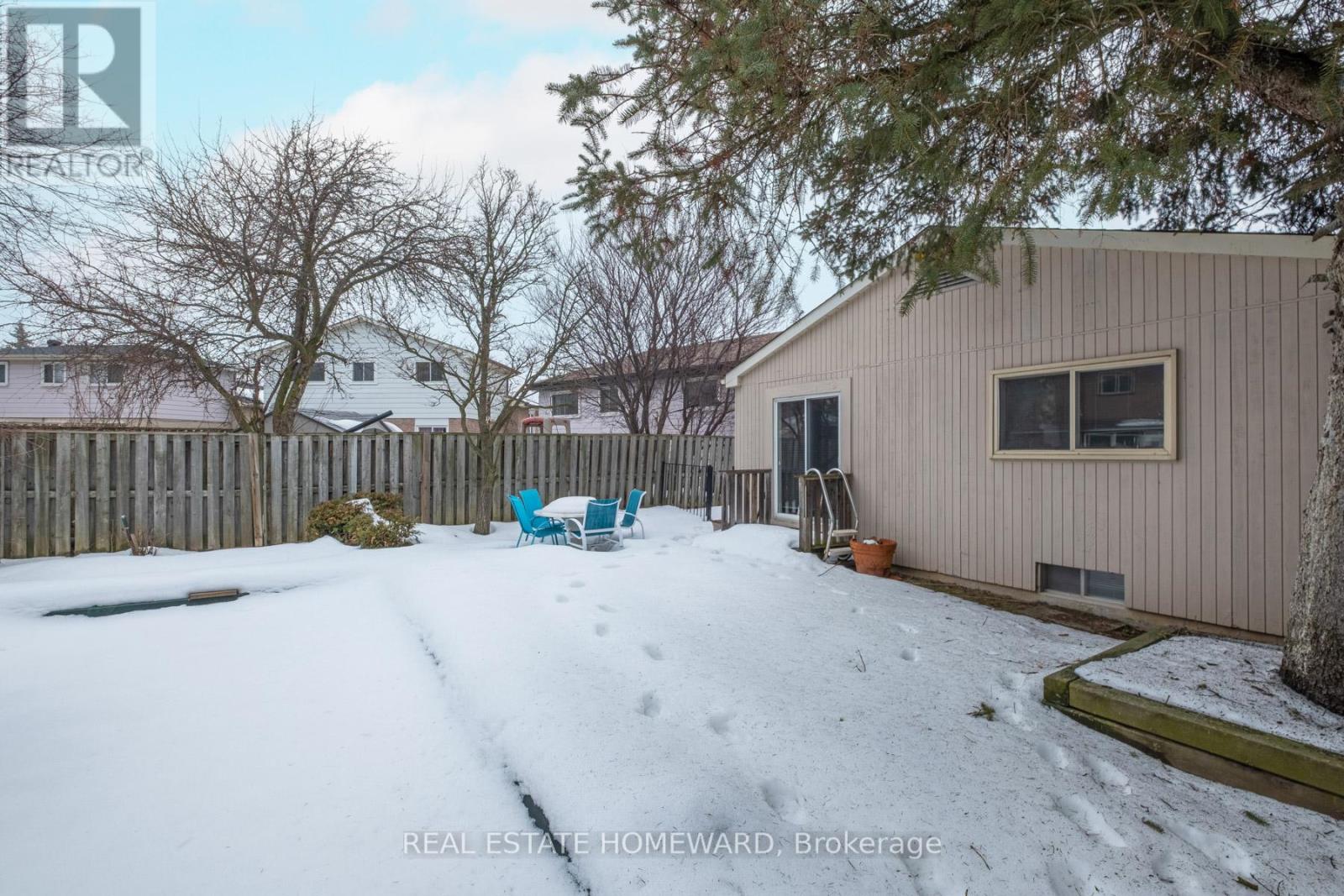 62 ARDGOWAN CRESCENT - 32