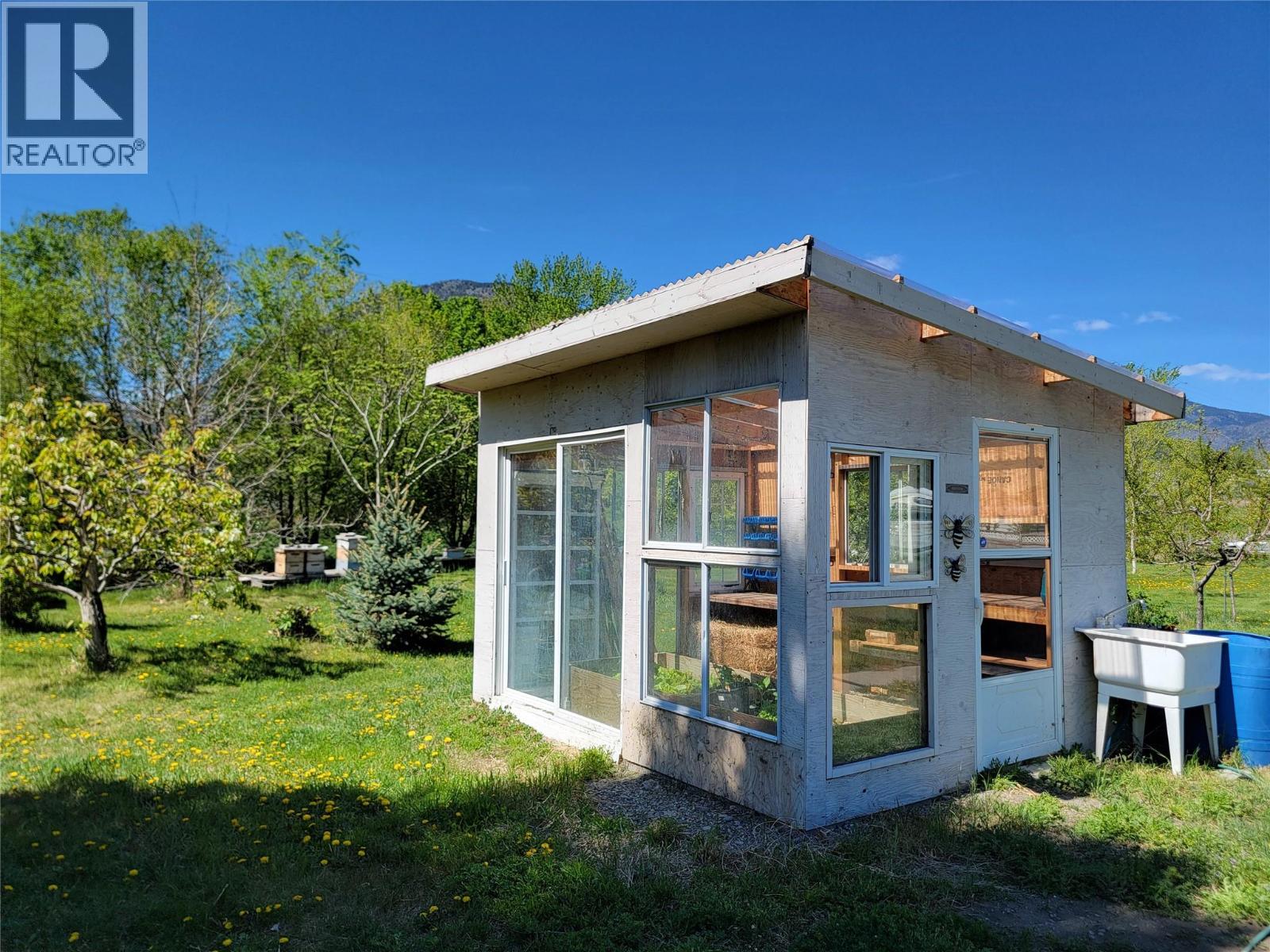2626 Highway 3, Keremeos