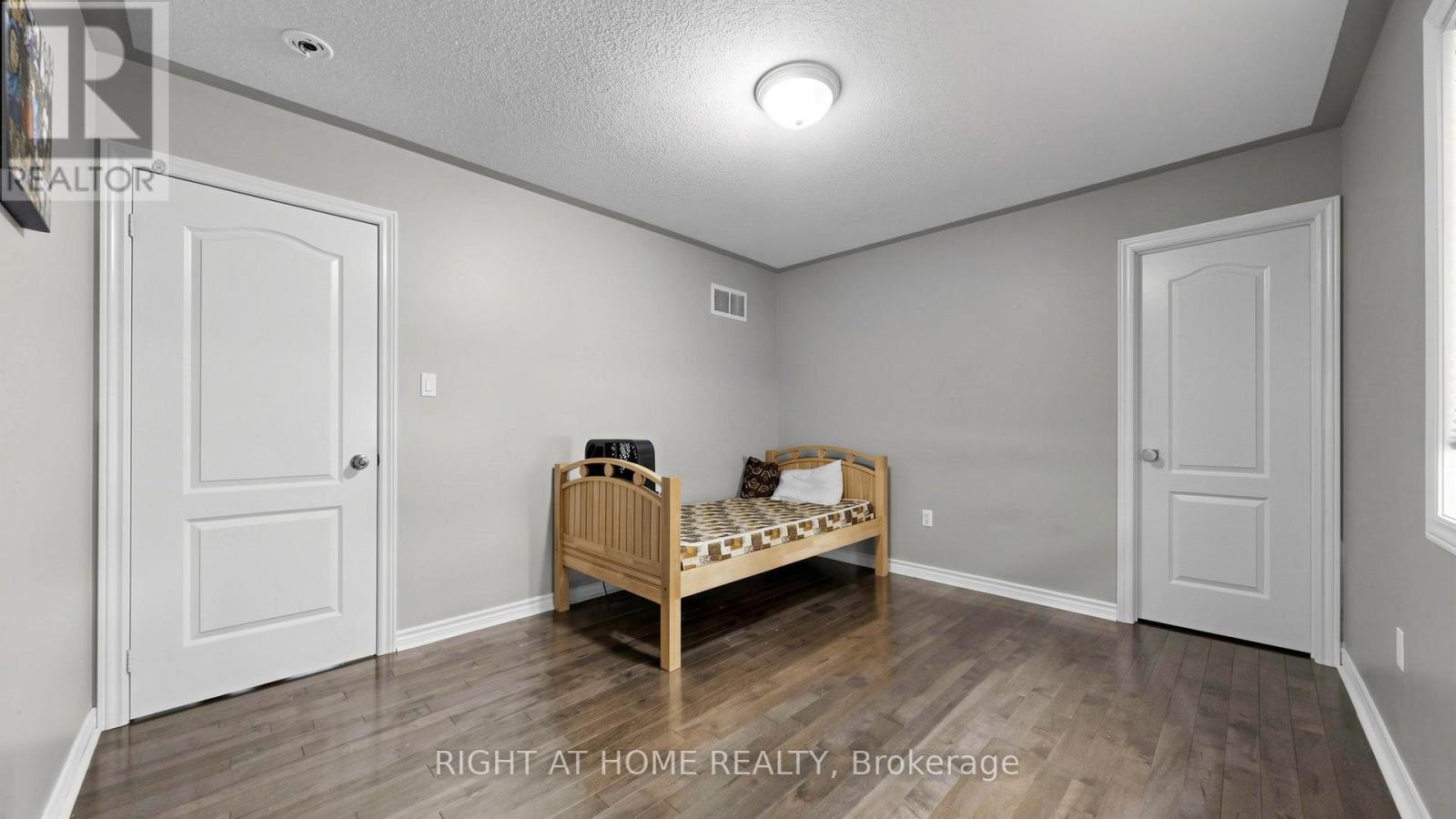 868 WRENWOOD DRIVE - 28