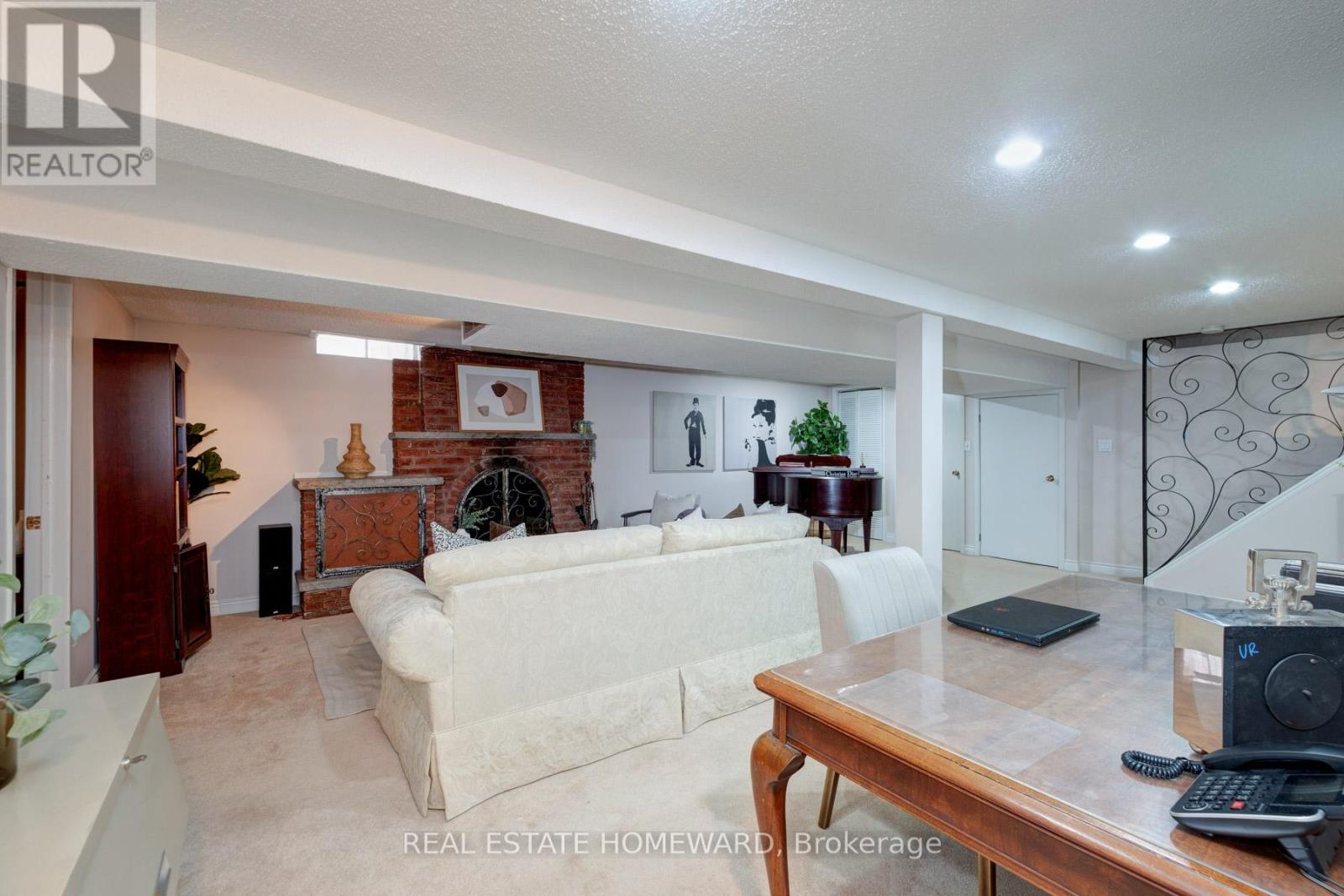 62 ARDGOWAN CRESCENT - 23