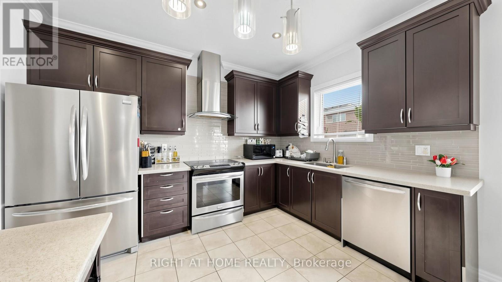 868 WRENWOOD DRIVE - 12