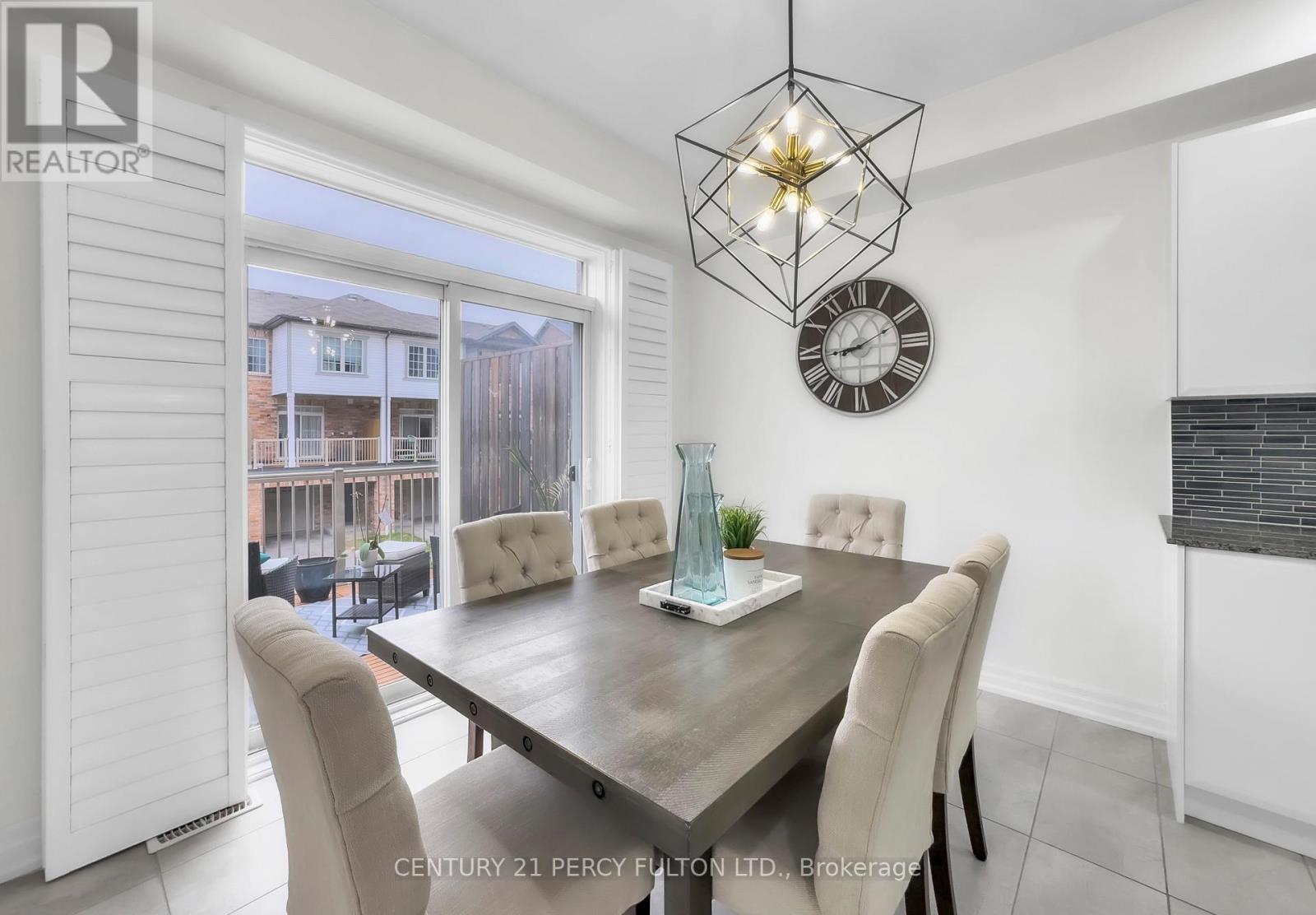 4 GRAYWARDINE LANE - 22
