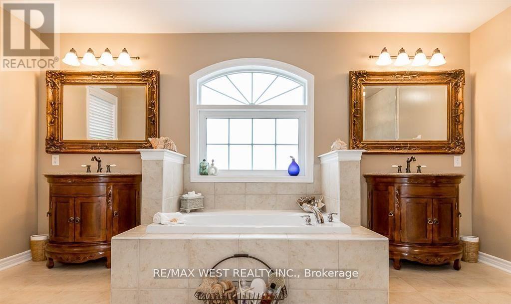 118 SUCCESSION CRESCENT - 30