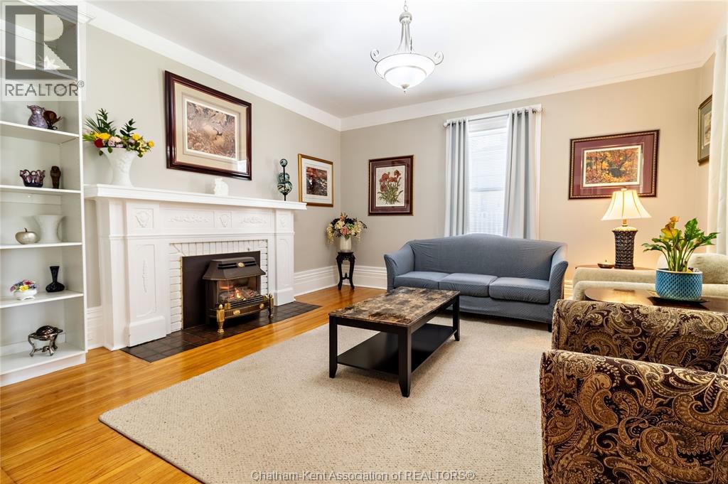 335 Wellington STREET West - 6