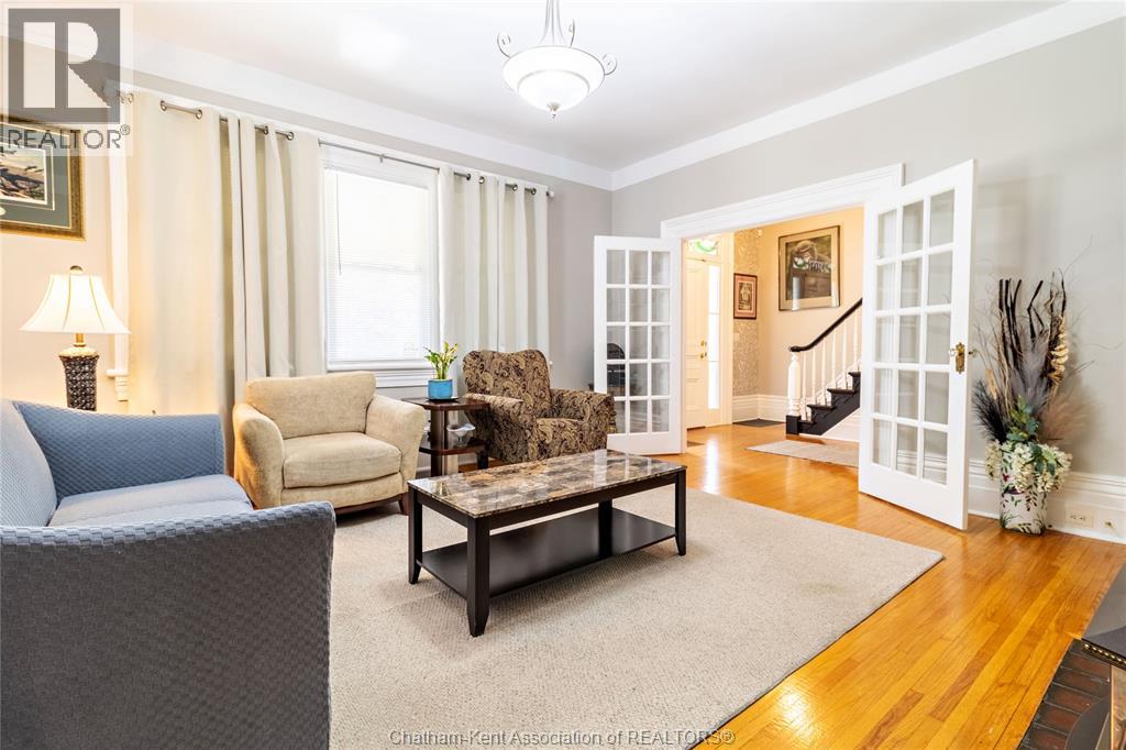 335 Wellington STREET West - 9