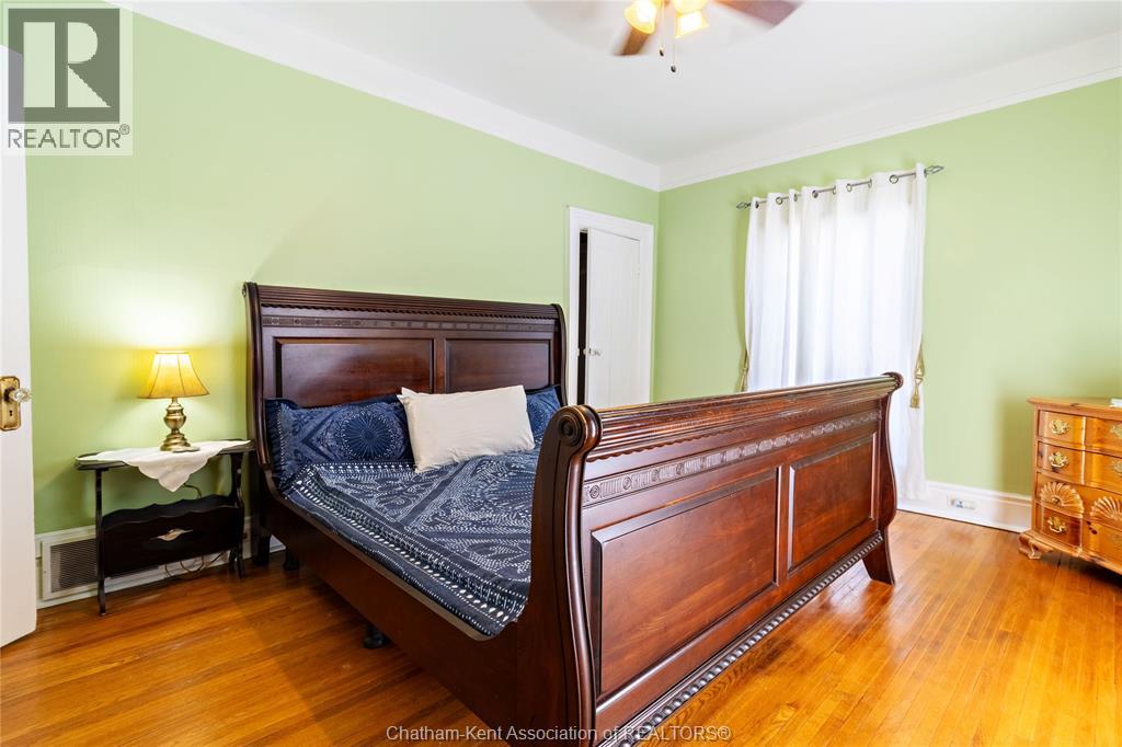 335 Wellington STREET West - 29