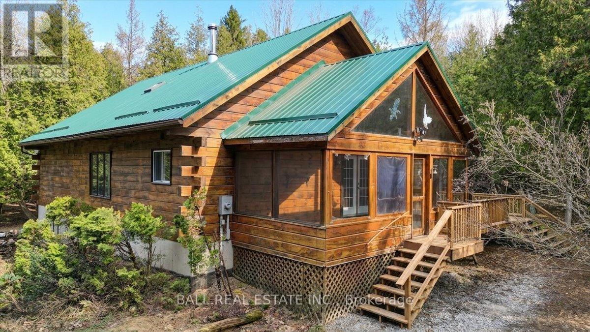 1893 CLYDESDALE ROAD - 2