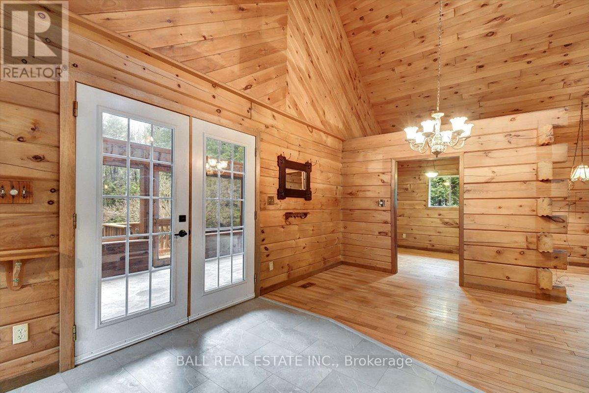 1893 CLYDESDALE ROAD - 21