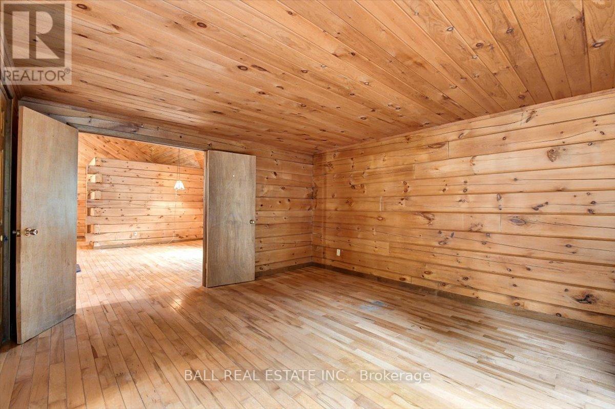 1893 CLYDESDALE ROAD - 24