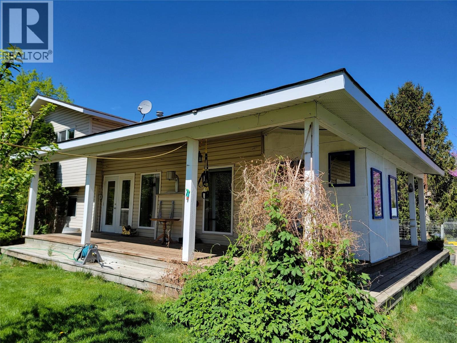 2626 Highway 3, Keremeos