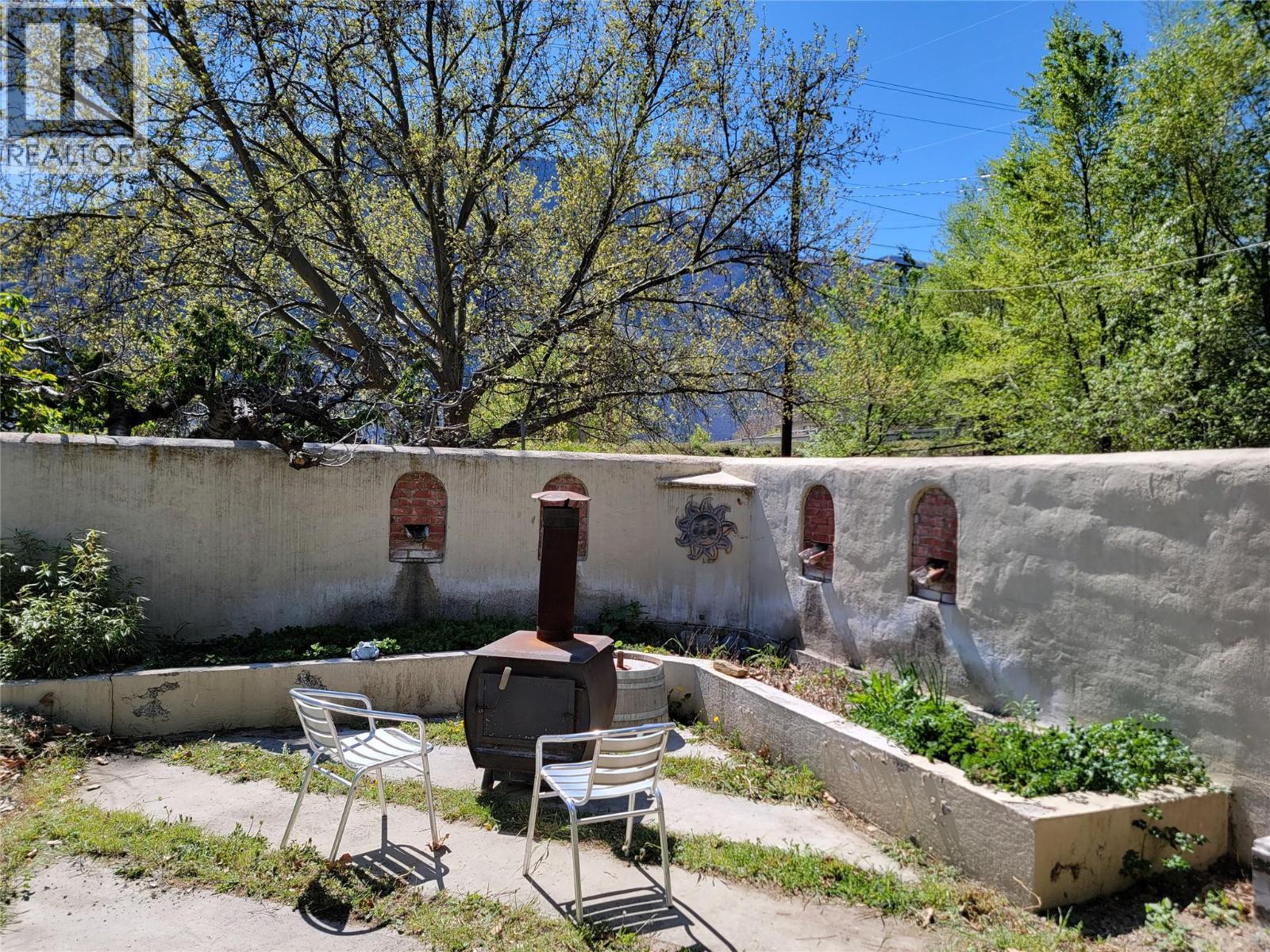 2626 Highway 3, Keremeos