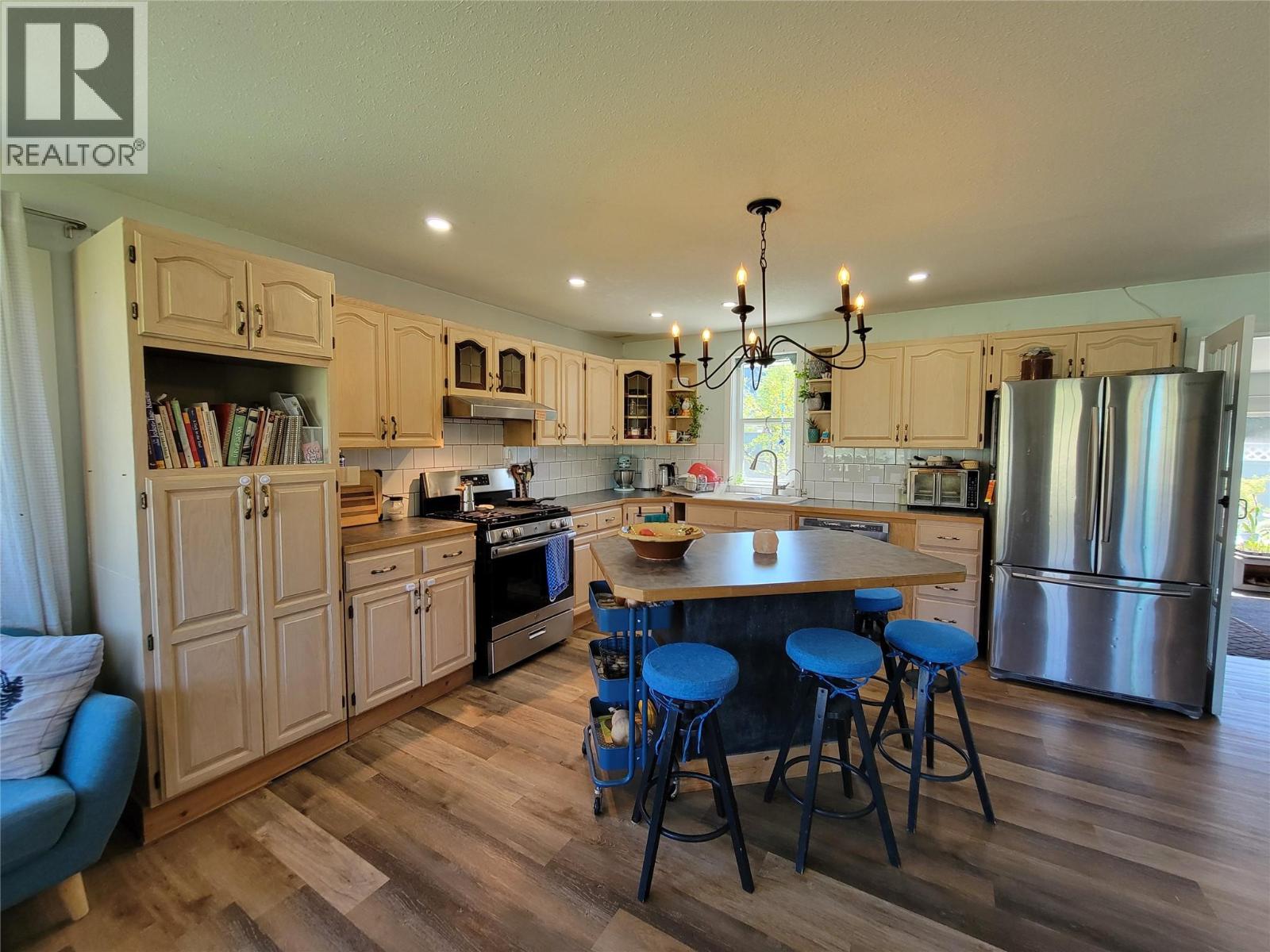 2626 Highway 3, Keremeos
