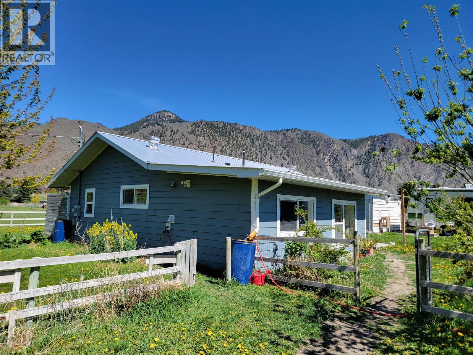 2626 Highway 3, Keremeos