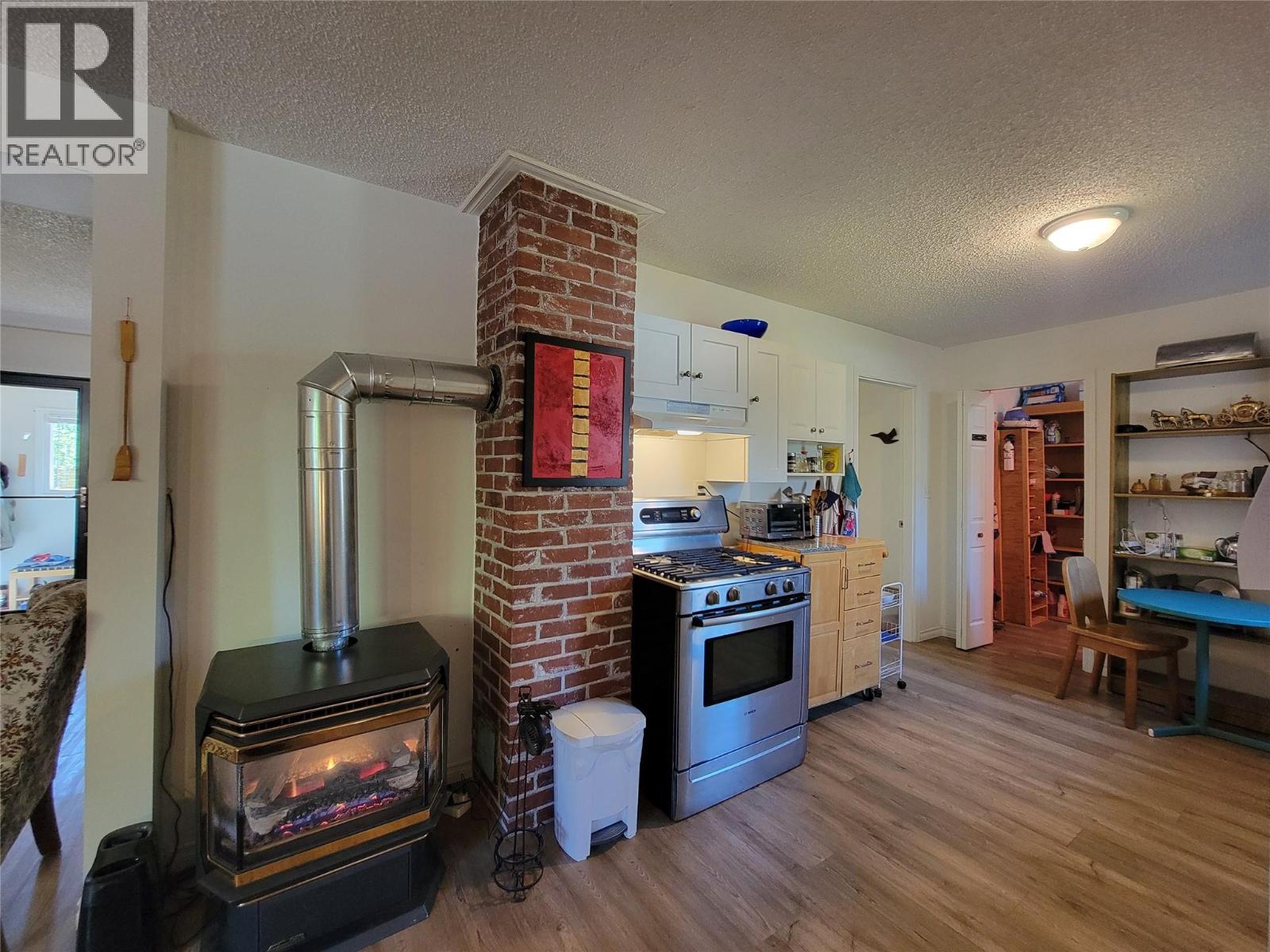 2626 Highway 3, Keremeos